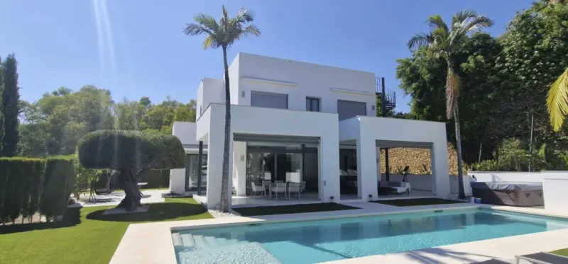 This luxury villa, newly constructed in 2010 and c... — Costa del Sol · Nueva Andalucía