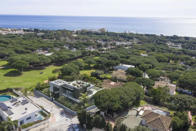This spectacular villa is currently under construc... — Costa del Sol · Cabopino