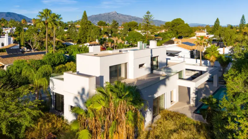 Villa Maya – a magnificent four-bedroom modern bea... — Costa del Sol · Guadalmina Baja