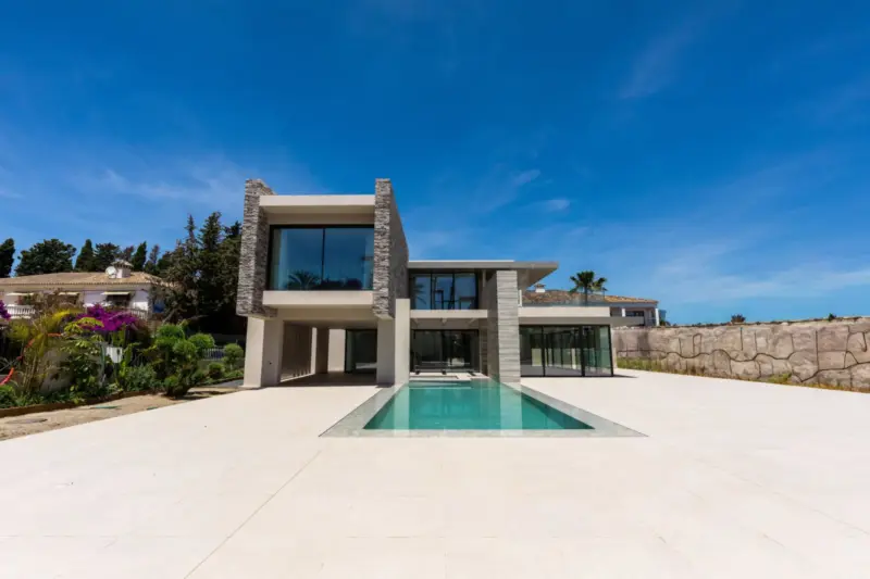 Situated in the prestigious beachside enclave of C... — Costa del Sol · Cortijo Blanco