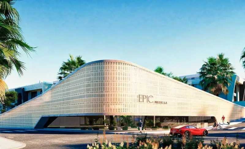 We are pleased to introduce this luxurious ground... — Costa del Sol · The Golden Mile