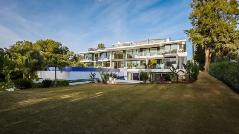 Stunning Villa in Sotogrande! Beautiful contemp... — Costa del Sol · Sotogrande