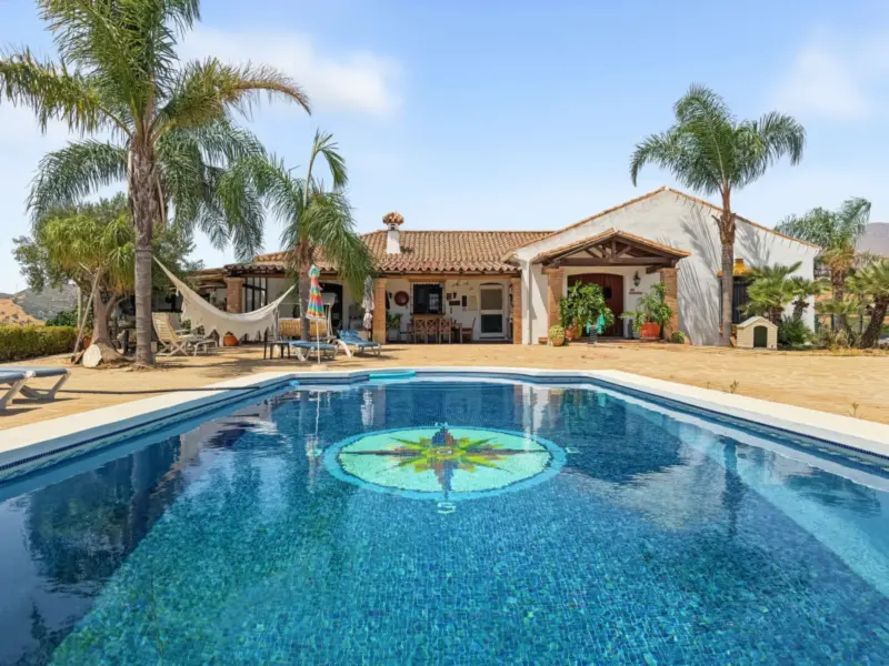 LUXURY ANDALUSIAN COUNTRY VILLA (CORTIJO) ON 37,50... — Costa del Sol · Casares