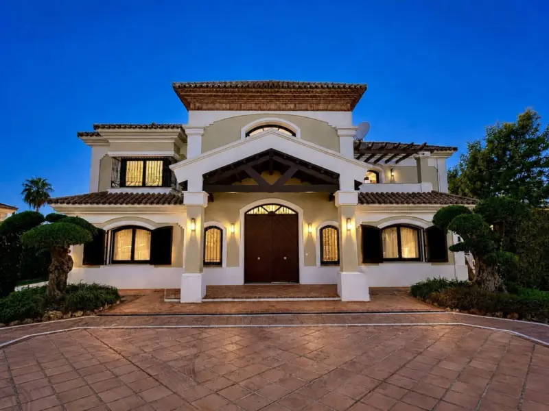 Renovated Luxury Villa in Los Flamingos Golf Resor... — Costa del Sol · Los Flamingos