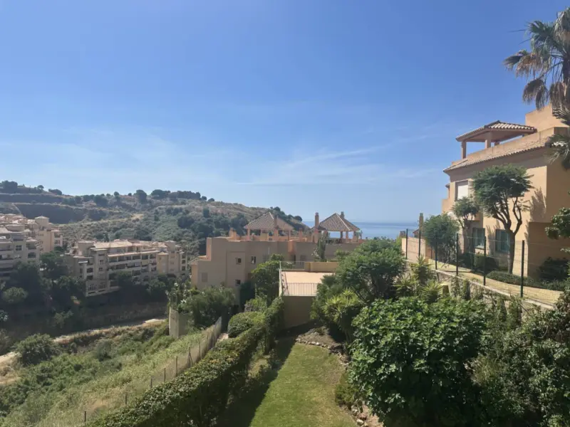 Spacious 2 Bedroom Apartment with Sea and Green Vi... — Costa del Sol · Calahonda