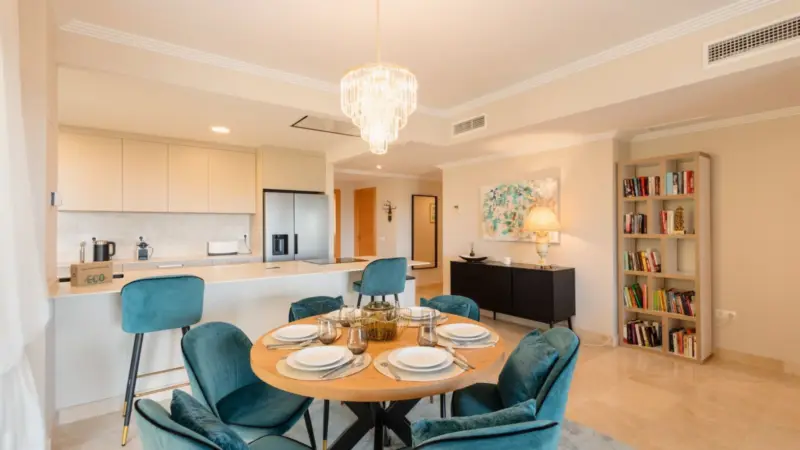 Elevated ground floor apartment with sea views in... — Costa del Sol · Benahavís