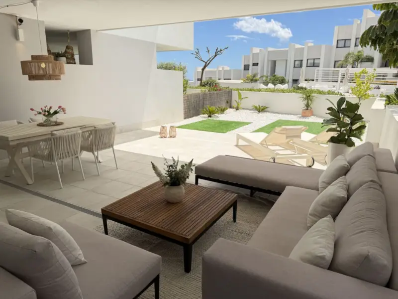 Discover this beautifully renovated south-facing a... — Costa del Sol · Manilva