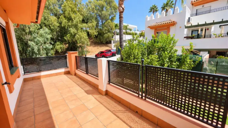 Spacious 3-bedroom home in Luna Blanca Golf, a com... — Costa del Sol · Estepona
