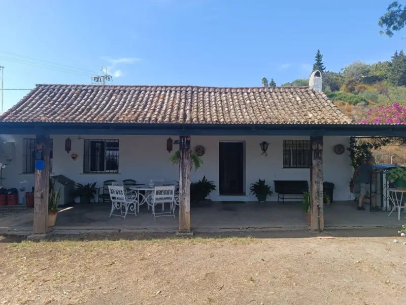 Charming country villa with a large plot of 5,925... — Costa del Sol · Estepona