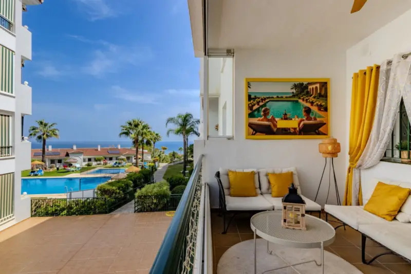 Apartment with a tourist licence in Rancho Miraflo... — Costa del Sol · Mijas Costa