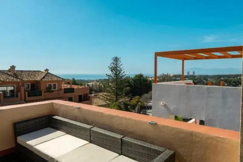 Corner townhouse with sea views in Artola – Cabopi... — Costa del Sol · Cabopino