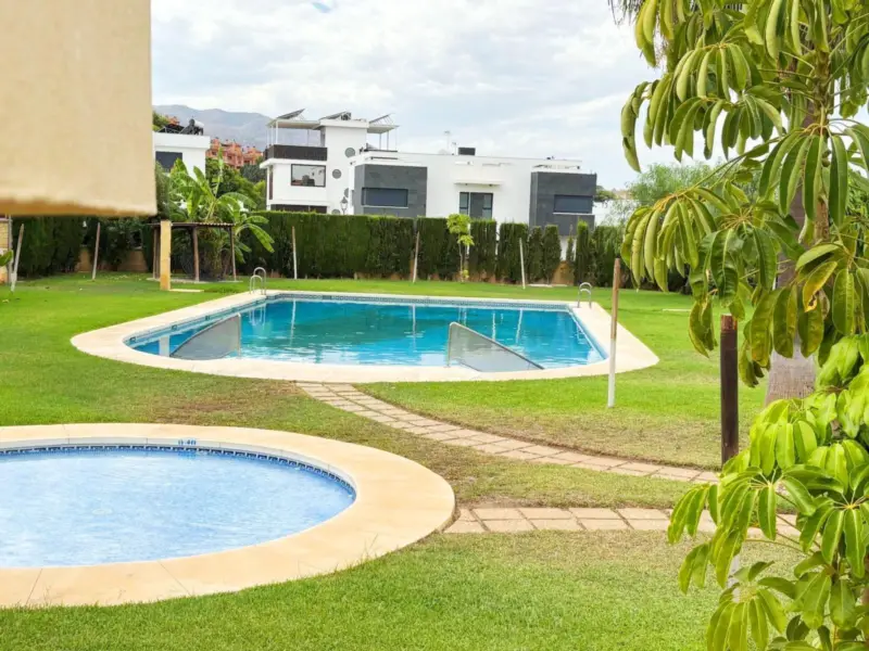 TOWNHOUSE WITH PRIVATE POOL IN A RESIDENTIAL COMPL... — Costa del Sol · Alhaurín de la Torre