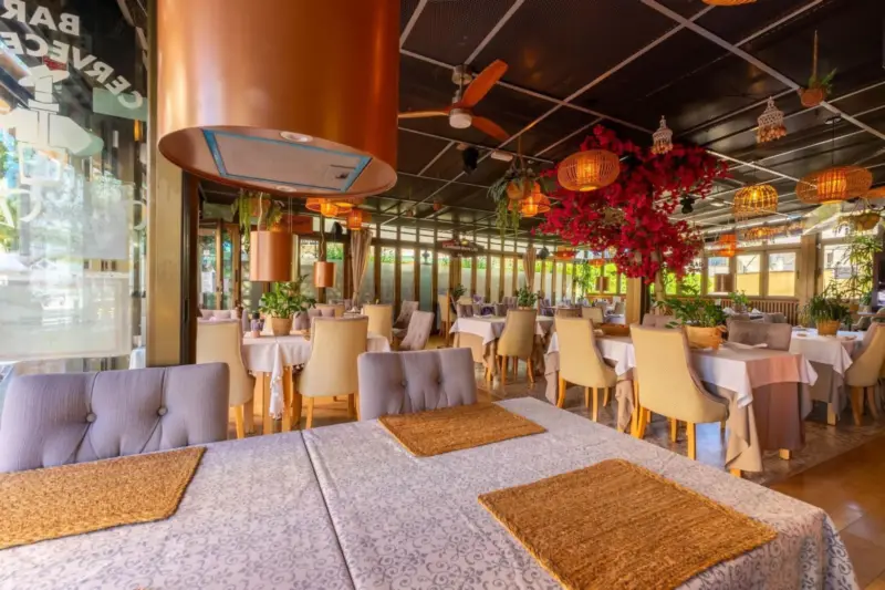 A magnificent restaurant is offered for sale in Fu... — Costa del Sol · Fuengirola