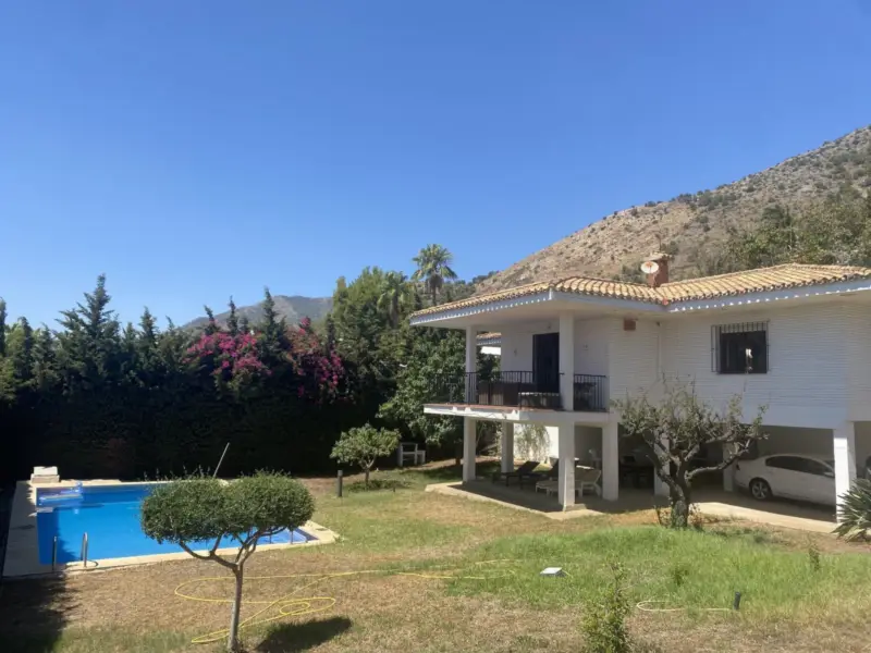 DETACHED VILLA TO REFORM IN THE BEAUTIFUL - LA CAP... — Costa del Sol · La Capellania